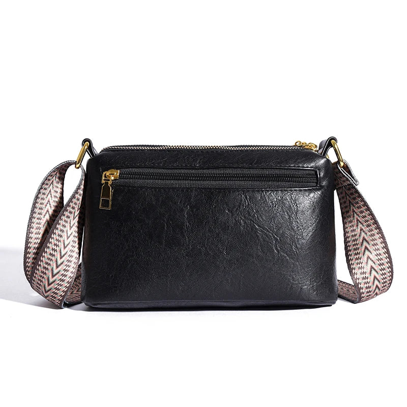 Venitia – Timeless Confidence in a Finnish Leather Shoulder Bag